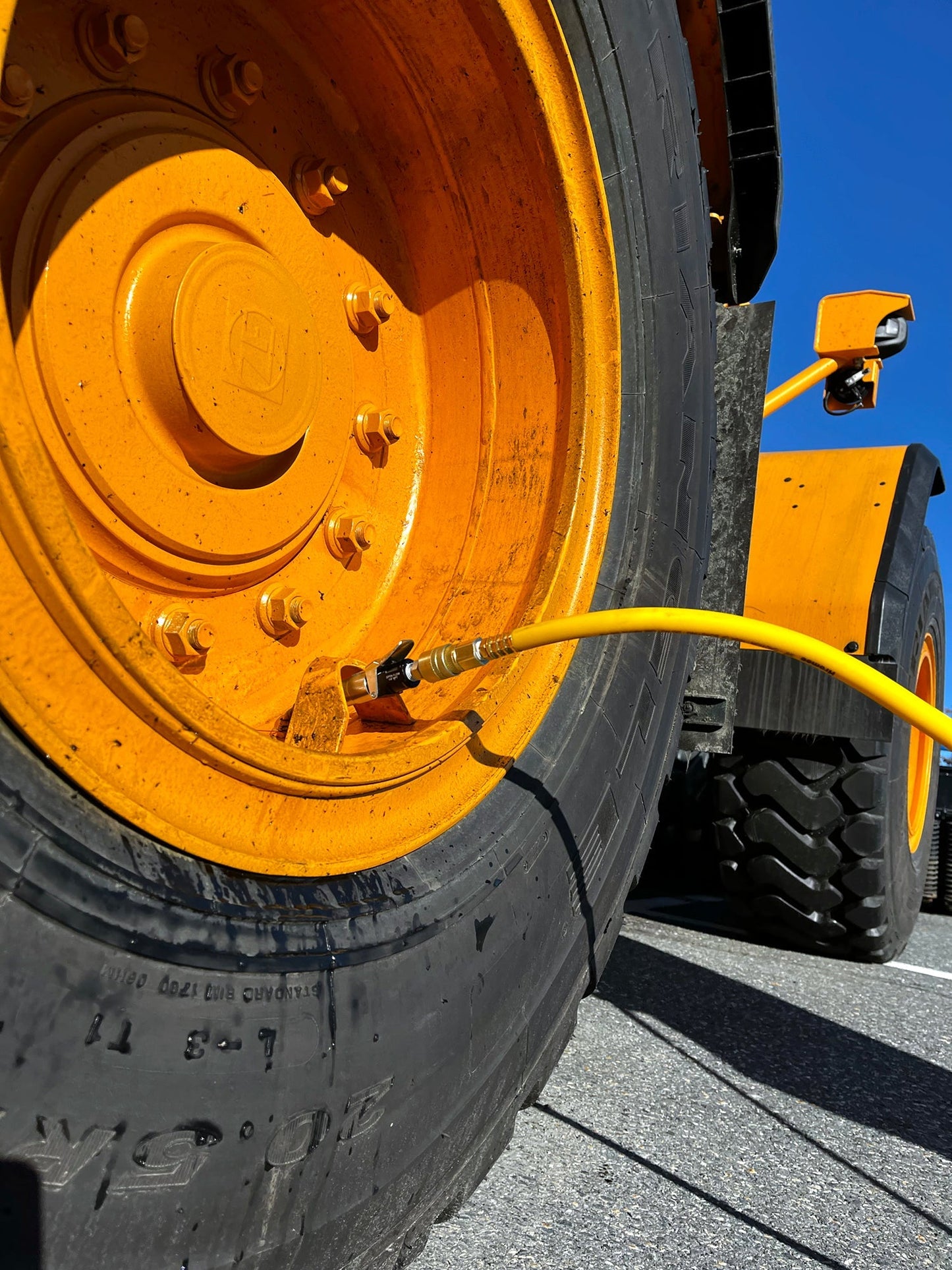 LockNFlate® New Zealand Air Chuck XL real image while inflating heavy duty vehicle tyre
