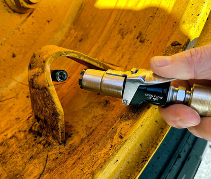 LockNFlate® New Zealand Air Chuck real working image while inflating heavy duty vehicle tyre