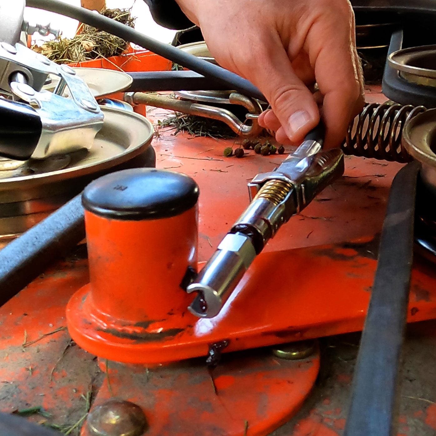 LockNLube Push-On 90° Grease Coupler
