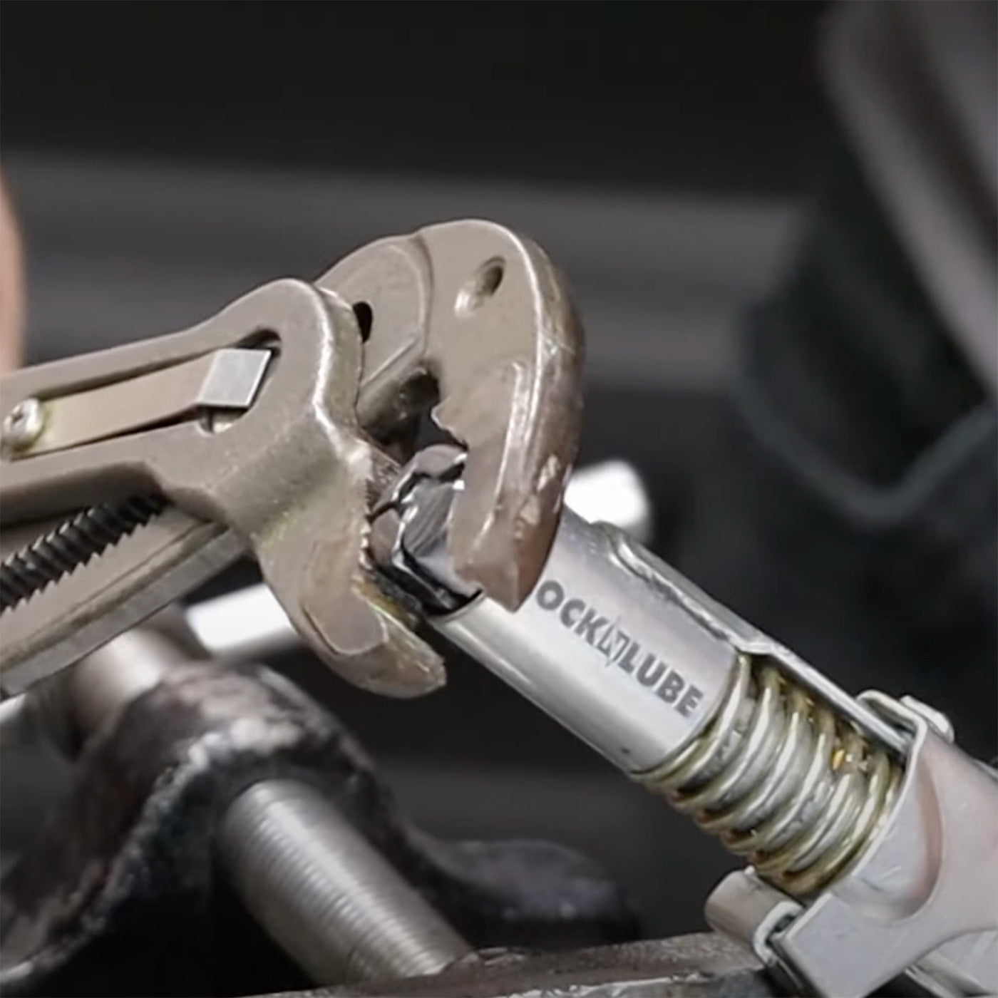 LockNLube® Grease Coupler real working image in the workshops